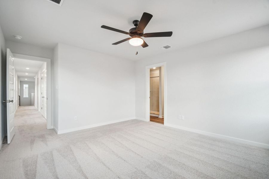 Spacious, unfurnished interior of a new home in Avery Centre, Round Rock (Image 21). Spacious, unfurnished interior of a new home in Avery Centre, Round Rock (Image 21).