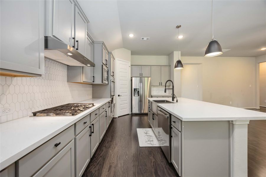 Furnished interior view inside a new home in Lakes of Champion's Estates, Mont Belvieu (Image 9). Furnished interior view inside a new home in Lakes of Champion's Estates, Mont Belvieu (Image 9).