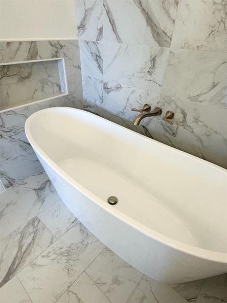 Close-up of interior finishes inside a home in , Weatherford (Image 18).