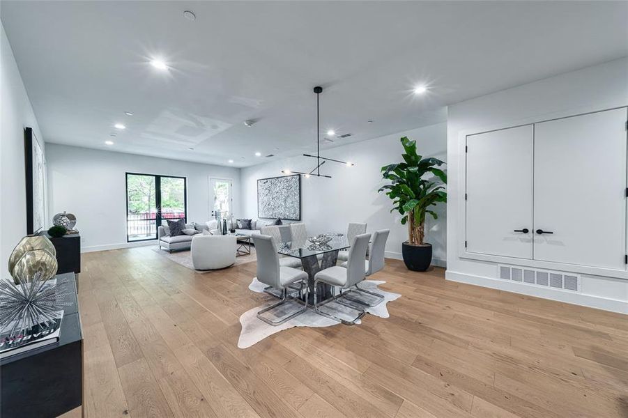 Furnished interior view inside a new home in , Dallas (Image 17). Furnished interior view inside a new home in , Dallas (Image 17).