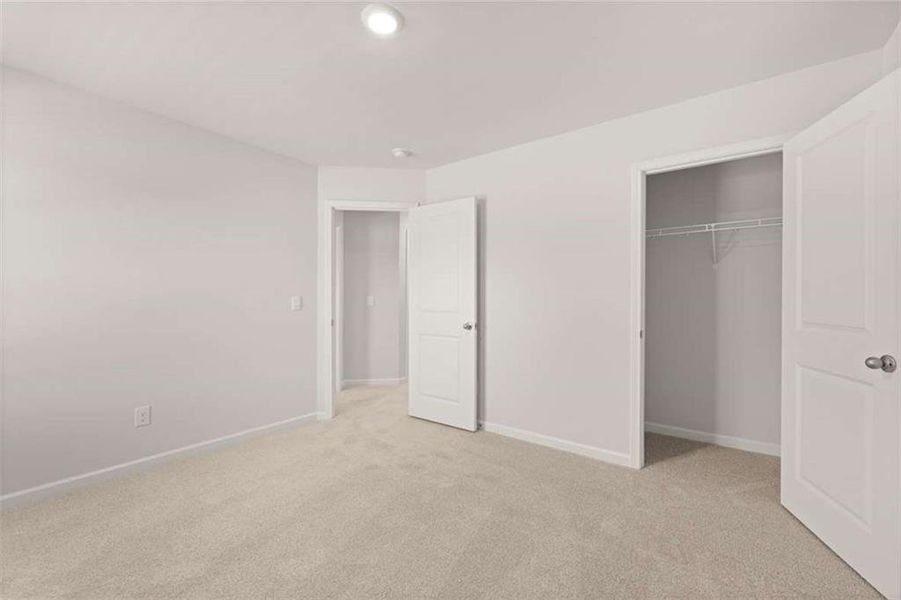 Spacious, unfurnished interior of a new home in Oakchase at Hampton, Hampton (Image 26).
