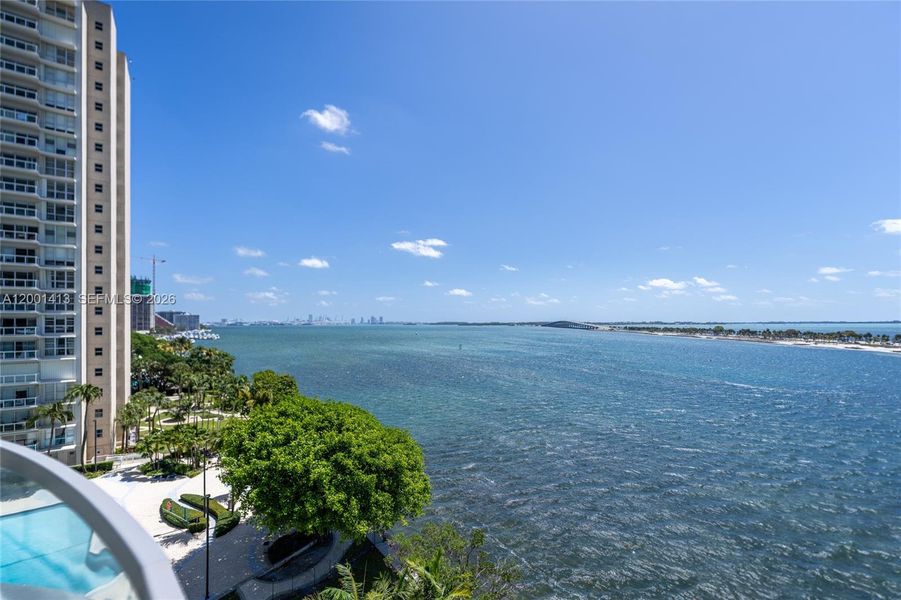 Condo located in Miami, FL showcasing its design and architecture (Image 17). Condo located in Miami, FL showcasing its design and architecture (Image 17).