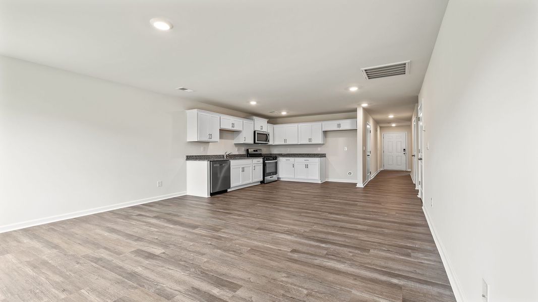 Spacious, unfurnished interior of a new home in Durbin Meadows, Fountain Inn (Image 21).