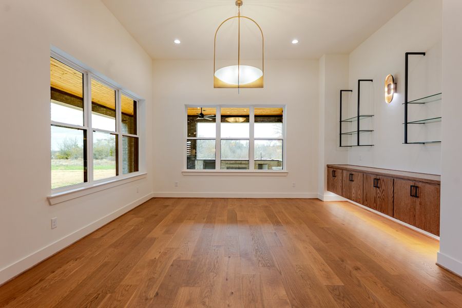 Spacious, unfurnished interior of a new home in Summit Ranch, Aledo (Image 39). Spacious, unfurnished interior of a new home in Summit Ranch, Aledo (Image 39).