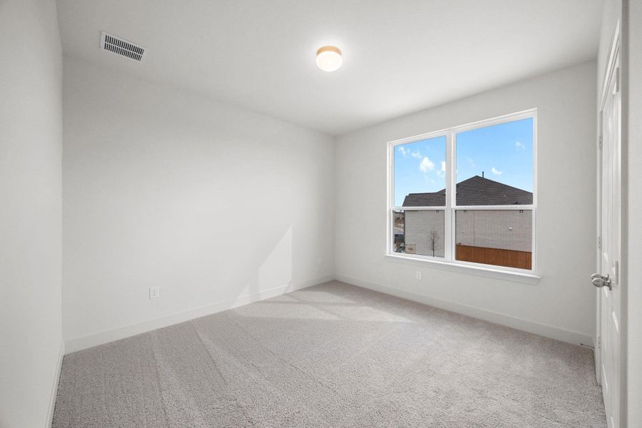 Spacious, unfurnished interior of a new home in Parmer Ranch, Georgetown (Image 21).