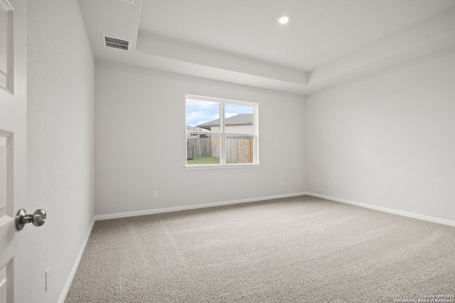 Spacious, unfurnished interior of a new home in Cinco Lakes, San Antonio (Image 18).