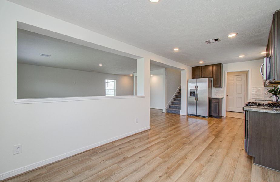 Spacious, unfurnished interior of a new home in , Hockley (Image 23).
