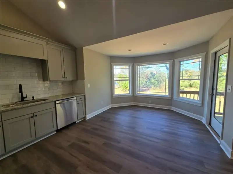 Spacious, unfurnished interior of a new home in , Gainesville (Image 43). Spacious, unfurnished interior of a new home in , Gainesville (Image 43).