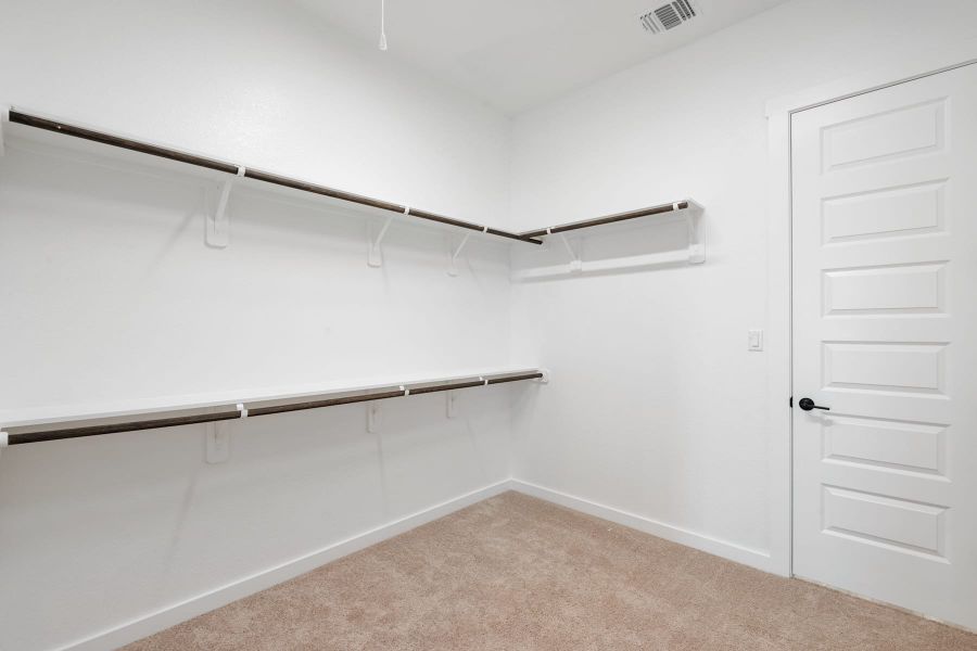 Spacious, unfurnished interior of a new home in Lariat, Liberty Hill (Image 41).