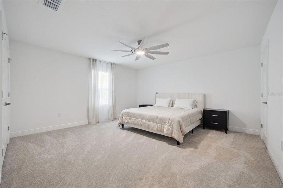 Furnished interior view inside a new home in , Mount Dora (Image 41).