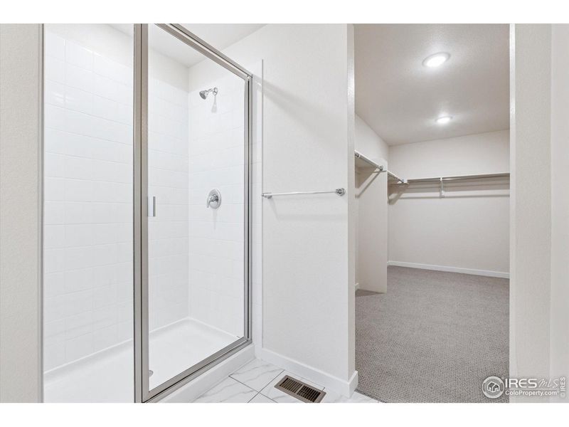 Spacious, unfurnished interior of a new home in The Overlook at Johnstown Farms, Johnstown (Image 23).