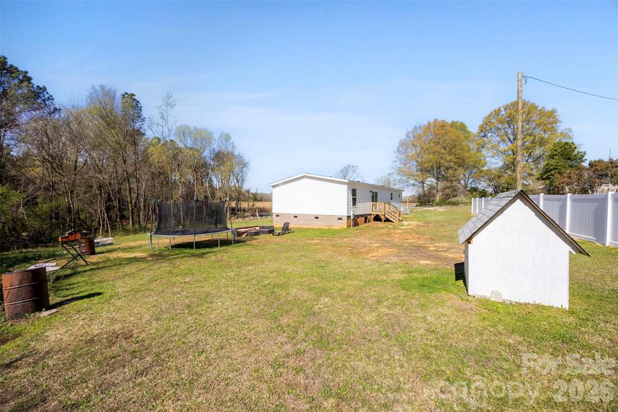 Exterior details and patio area of a home in , Monroe (Image 20).