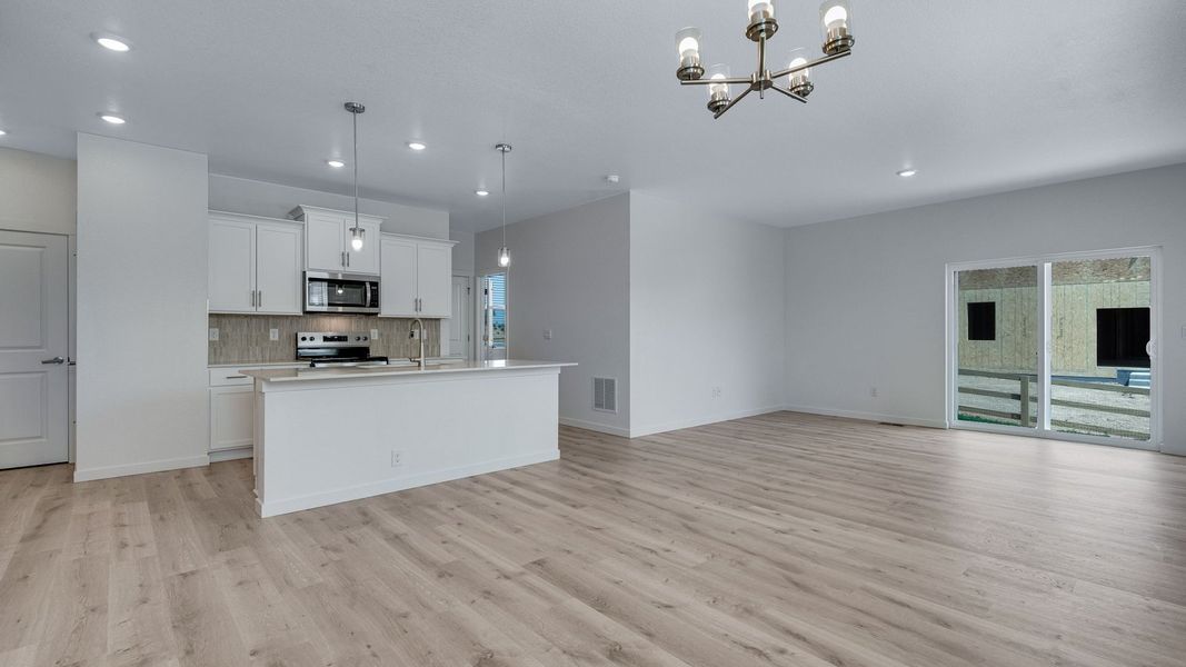 Spacious, unfurnished interior of a new home in Prairie Song, Windsor (Image 12).