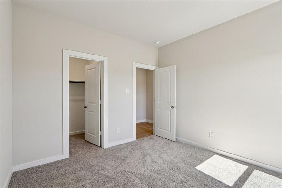 Spacious, unfurnished interior of a new home in Hickory Hill, Sherman (Image 21).