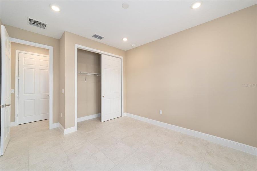 Spacious, unfurnished interior of a new home in , Ocala (Image 46).