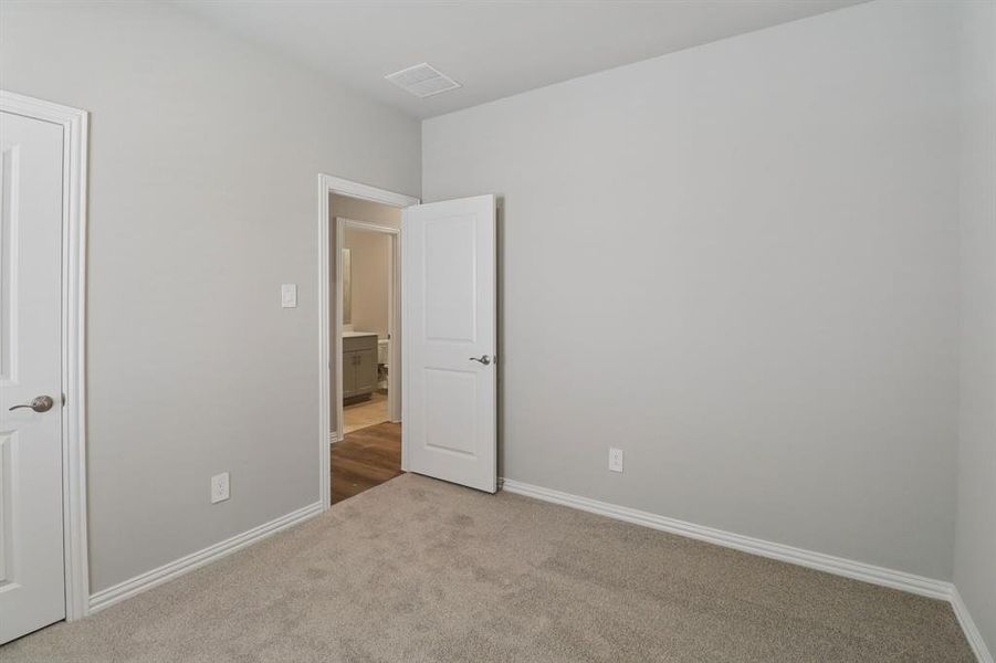 Spacious, unfurnished interior of a new home in Southridge - Signature Series, McKinney (Image 27). Spacious, unfurnished interior of a new home in Southridge - Signature Series, McKinney (Image 27).