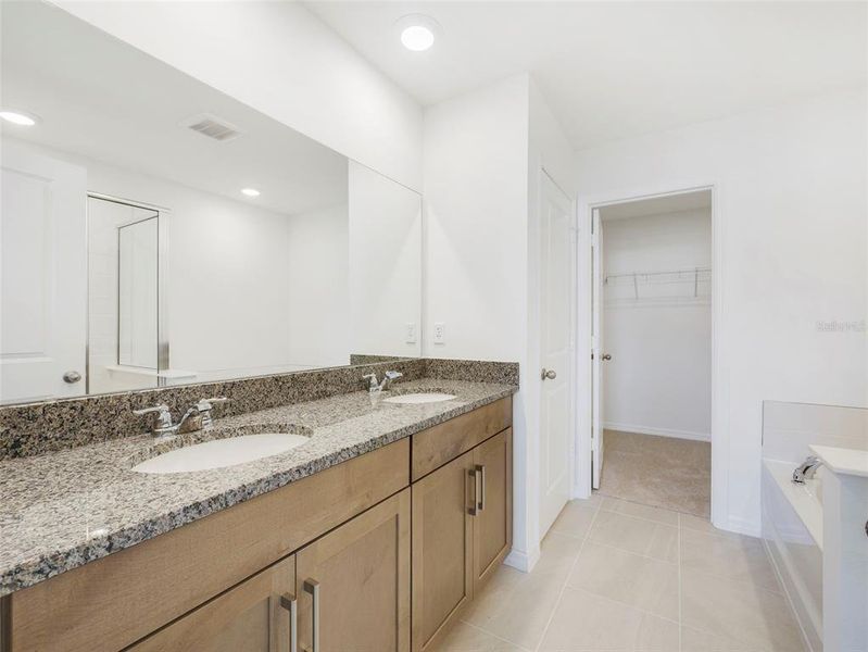 Furnished interior view inside a new home in Aulin Square, Oviedo (Image 15).