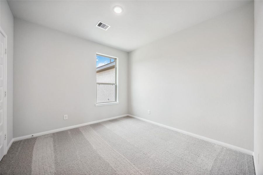 Spacious, unfurnished interior of a new home in Barton Place, Cleveland (Image 25).
