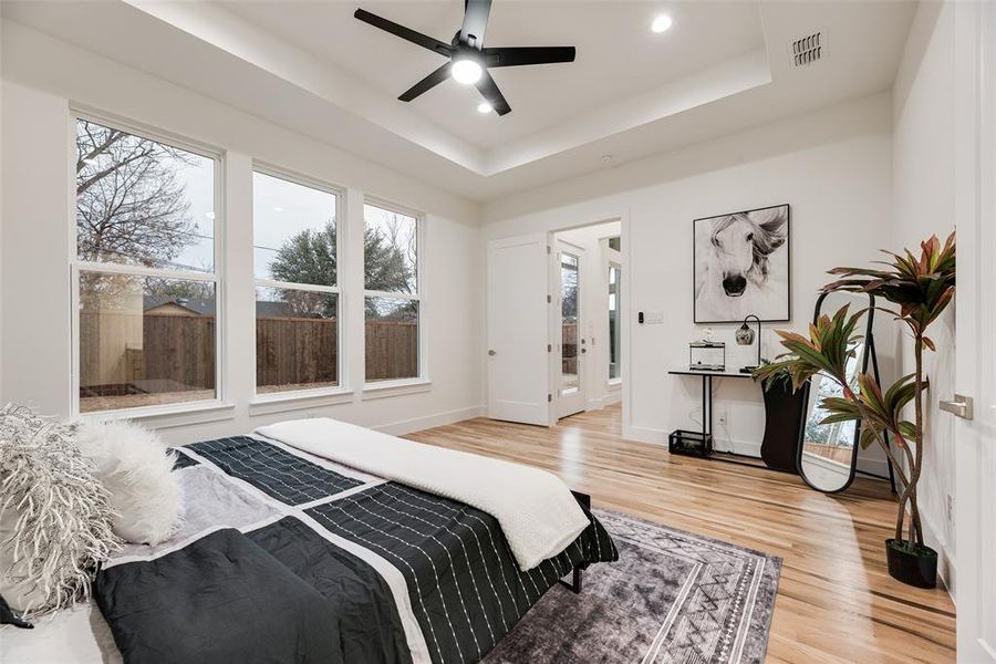 Furnished interior view inside a new home in , Dallas (Image 7).