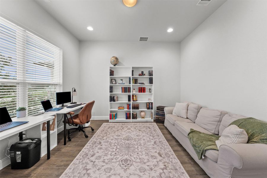 Furnished interior view inside a new home in , Salado (Image 7).