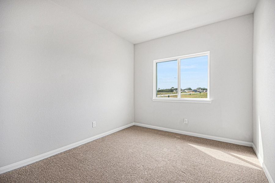 Spacious, unfurnished interior of a new home in , Bay City (Image 28).