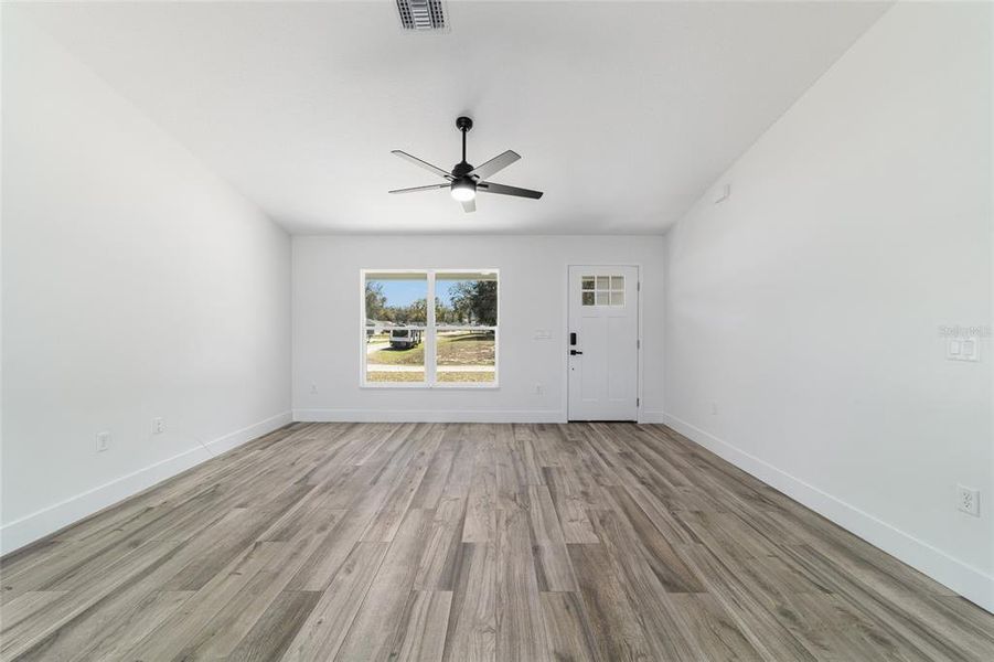 Spacious, unfurnished interior of a new home in , Dunnellon (Image 18).