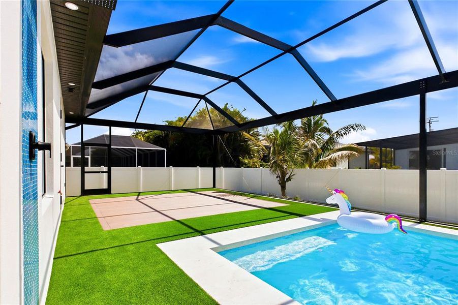 Exterior details and patio area of a home in , Cape Coral (Image 32).