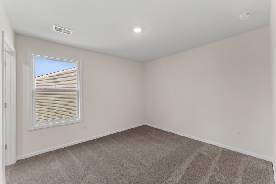 Spacious, unfurnished interior of a new home in Fairview Falls, Chesnee (Image 29).