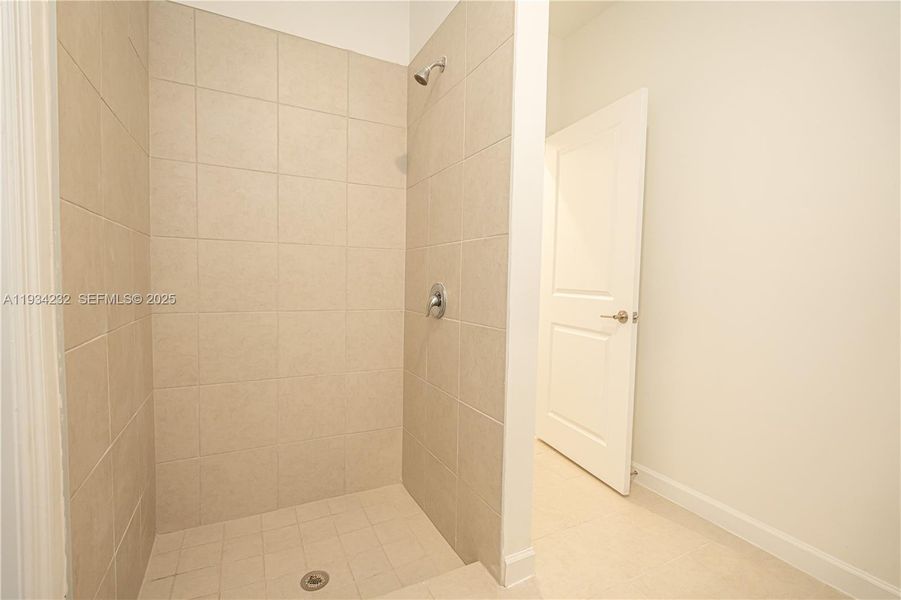 Close-up of interior finishes inside a home in Acacia Groves, Miami (Image 16).
