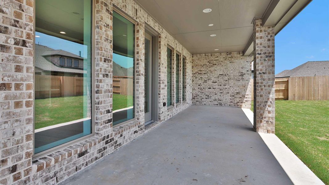 Exterior details and patio area of a home in Elyson, Katy (Image 3).