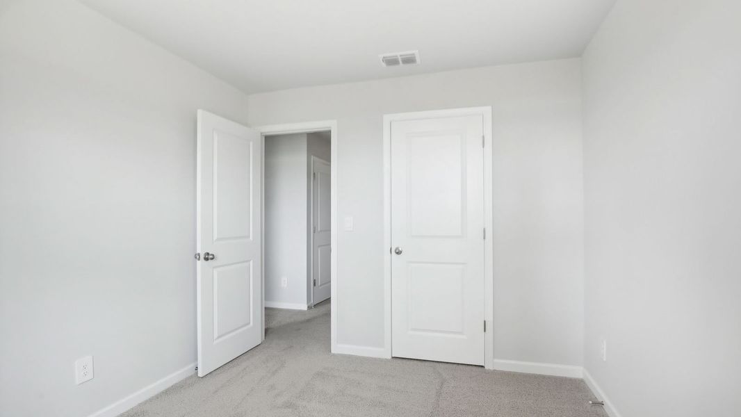 Spacious, unfurnished interior of a new home in River Landing Townhomes, Murfreesboro (Image 19).