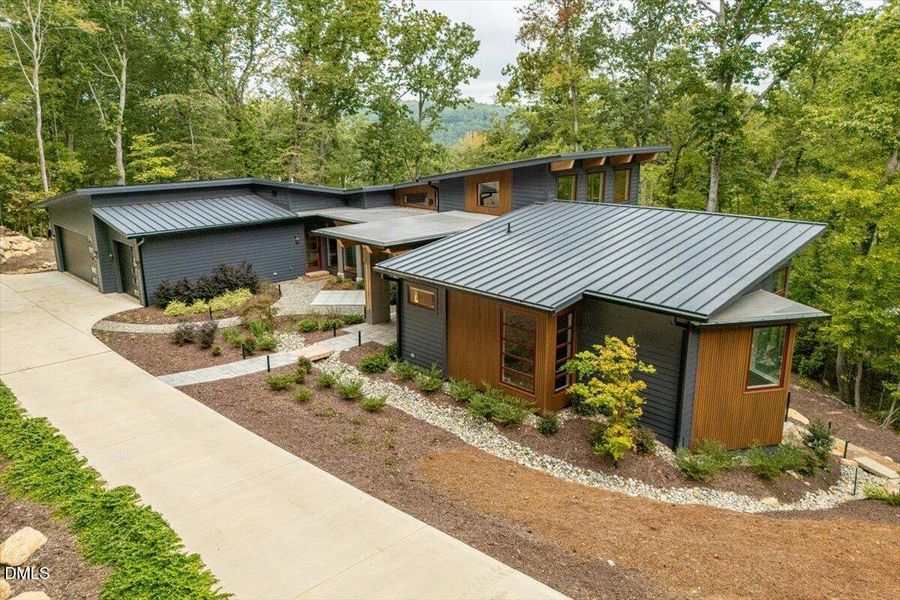 090-23930 Cherry-Drone 01