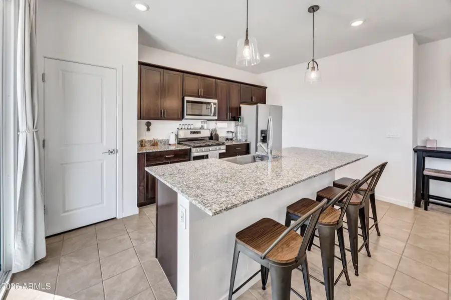 NCP10652_3_4 NCP10652_3_4