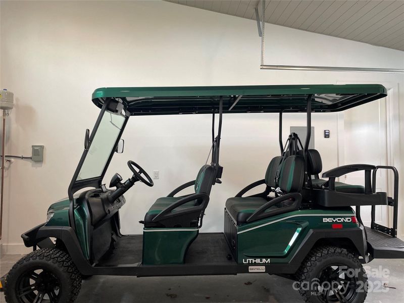 Bintelli 6-seater golf cart LSV certified included in sale