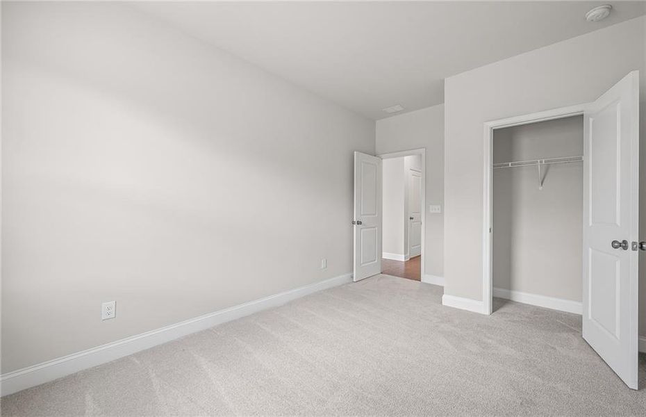 Spacious, unfurnished interior of a new home in Hawthorne Ridge, McDonough (Image 23).