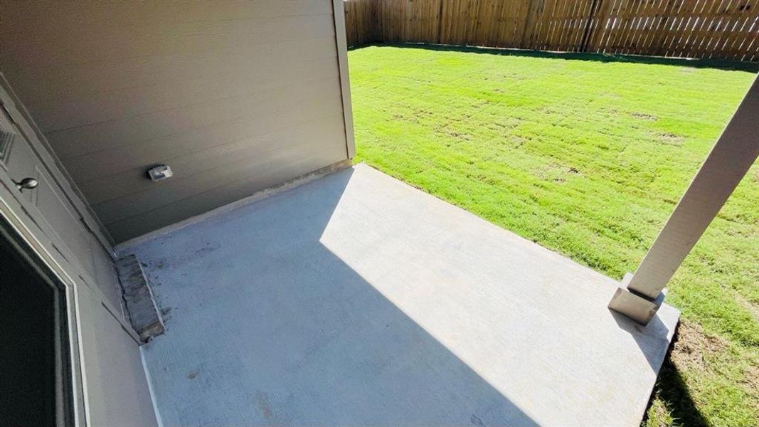 Exterior details and patio area of a home in Sunnycreek, Fort Worth (Image 4). Exterior details and patio area of a home in Sunnycreek, Fort Worth (Image 4).