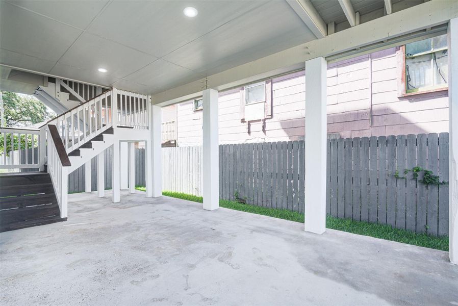 Exterior details and patio area of a home in , Galveston (Image 28).
