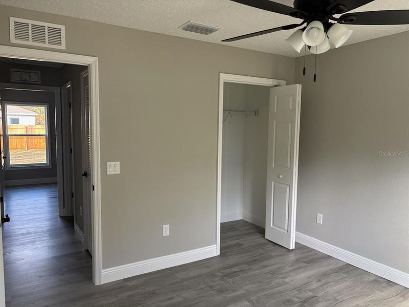 Spacious, unfurnished interior of a new home in , Citrus Springs (Image 31).