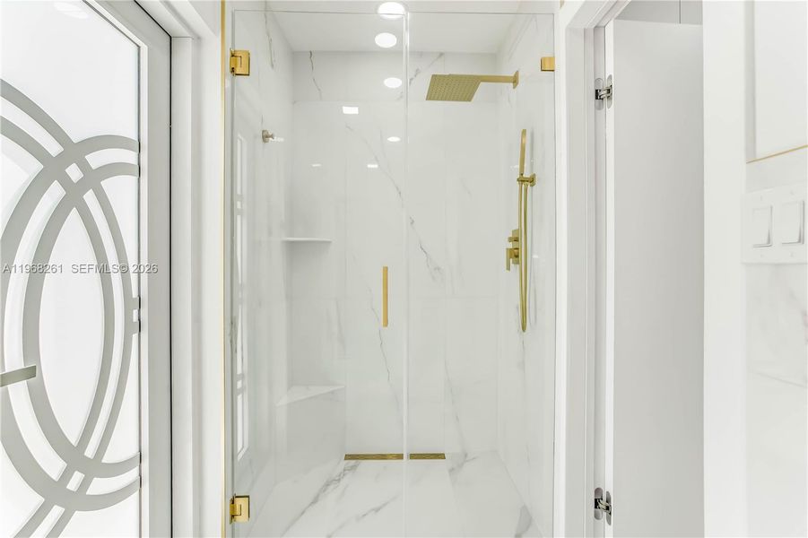 Image 43 of a home in .