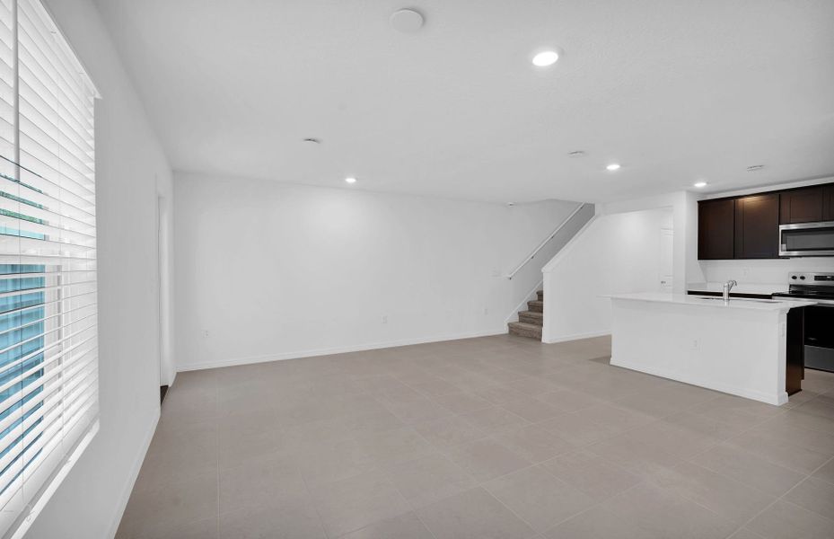 Spacious, unfurnished interior of a new home in Normandy Pines, Jacksonville (Image 14).