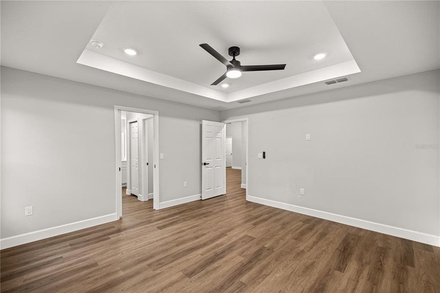 Spacious, unfurnished interior of a new home in , Belleview (Image 11).