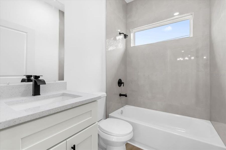 Furnished interior view inside a new home in , Ocala (Image 7).