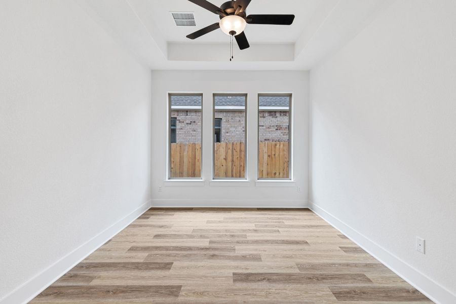 Study with tray ceiling Study with tray ceiling