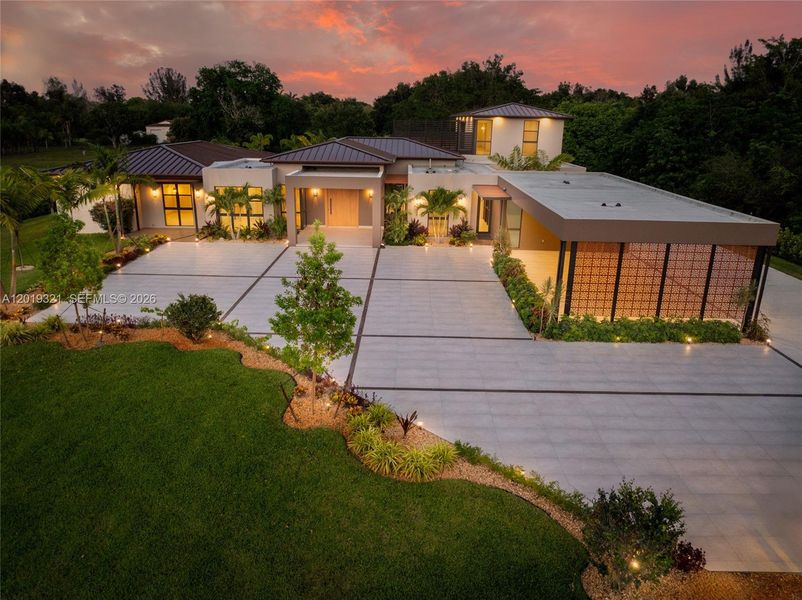 Image 82 of a home in .