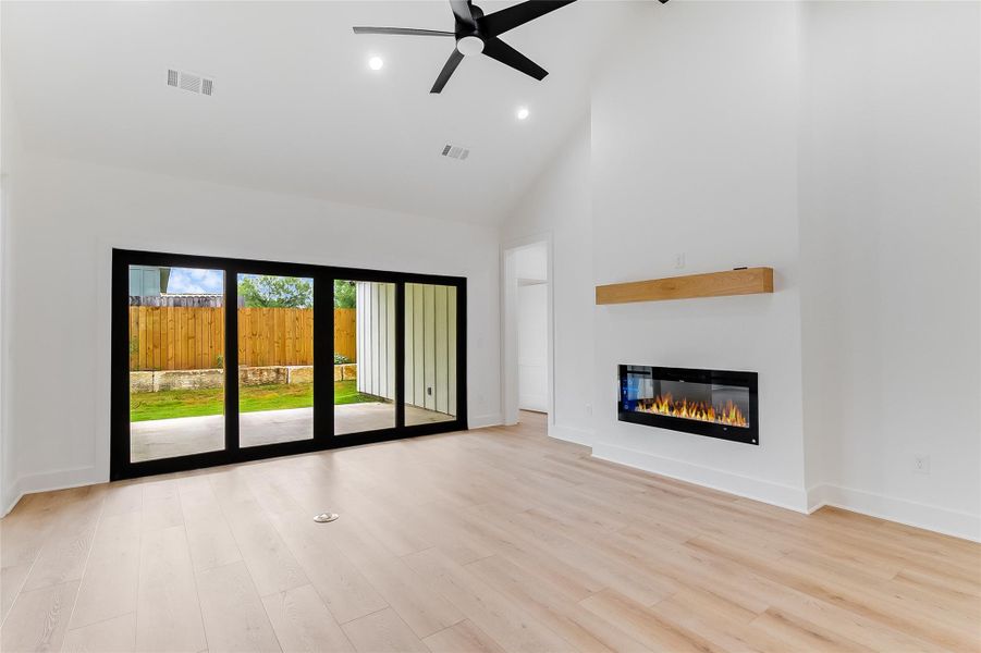 Spacious, unfurnished interior of a new home in , Cottonwood Shores (Image 30).