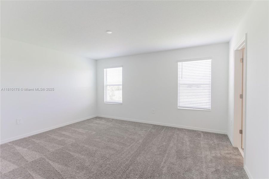 Spacious, unfurnished interior of a new home in Inman Groves, Winter Haven (Image 30). Spacious, unfurnished interior of a new home in Inman Groves, Winter Haven (Image 30).
