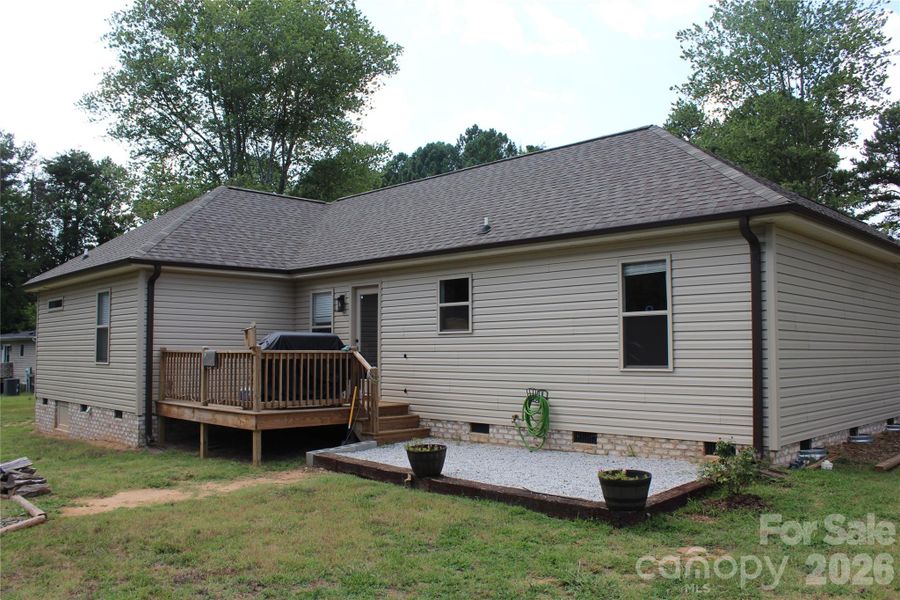 Back deck perfect for relaxing or entertaining