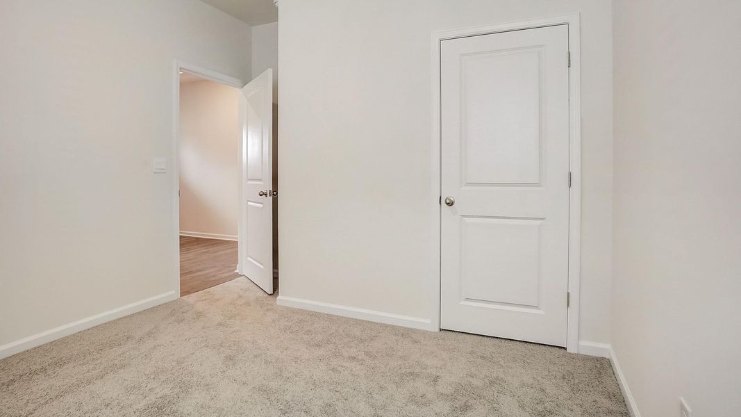 Spacious, unfurnished interior of a new home in Rydele Heights, Asheville (Image 18).
