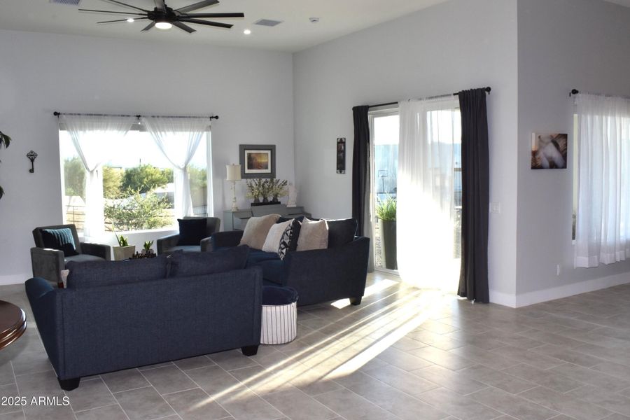 light 140th FAM2493 light 140th FAM2493