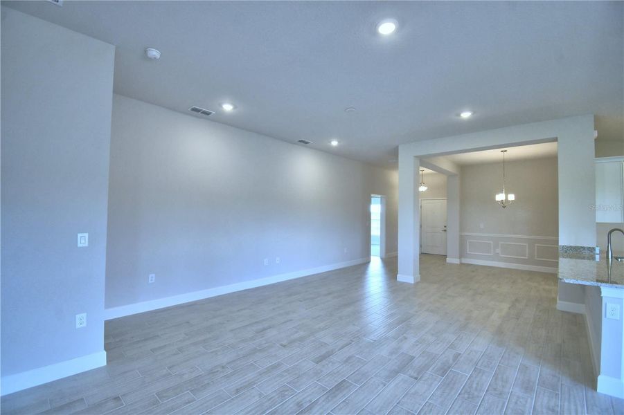 Spacious, unfurnished interior of a new home in Lake Juliana Estates, Auburndale (Image 16).